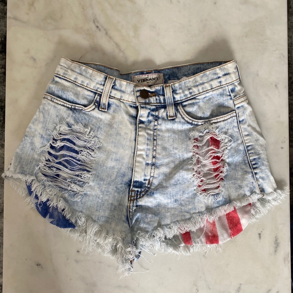 High wasted distressed acid washed jean short